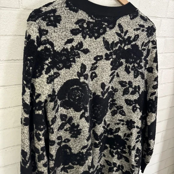 LANE BRYANT Thick Flowered Open Cardigan - Picture 6 of 9